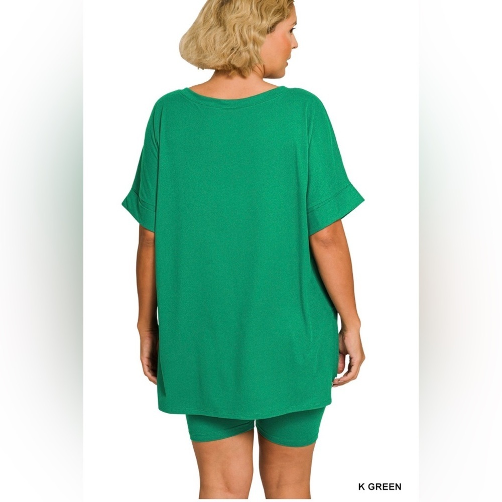 New!Plus Size 1X Zenana Outfitters brushed microfiber v-neck top & biker set - Picture 2 of 5